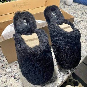 UGG Maxi Curly Slide black 9/US size